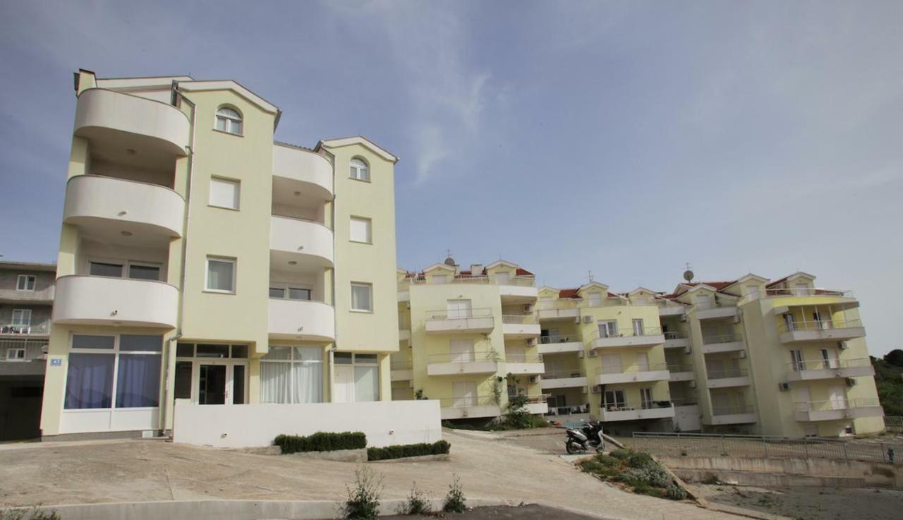 Apartments Luce Trogir Luaran gambar